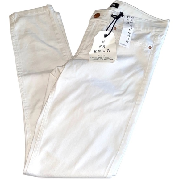 Generra NWT Junior Size 9 White Mid Rise Skinny Stretchy Jeans: 4228 - Picture 1 of 10